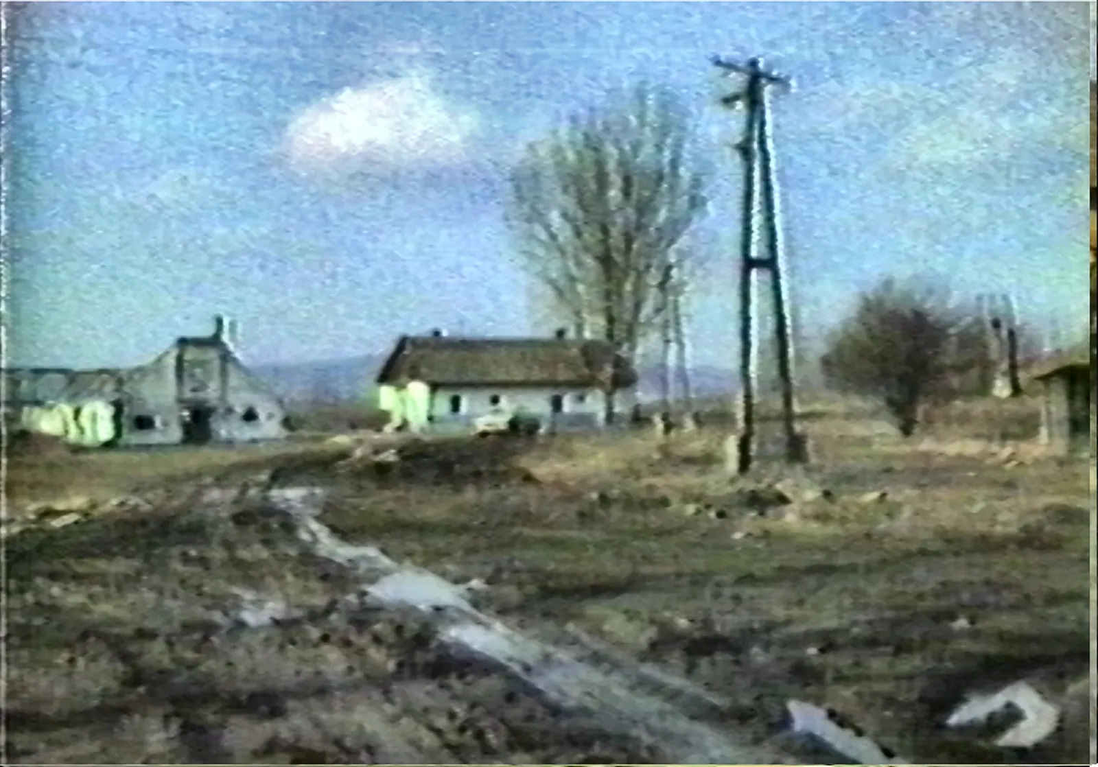 Régi udvar Lada autóval